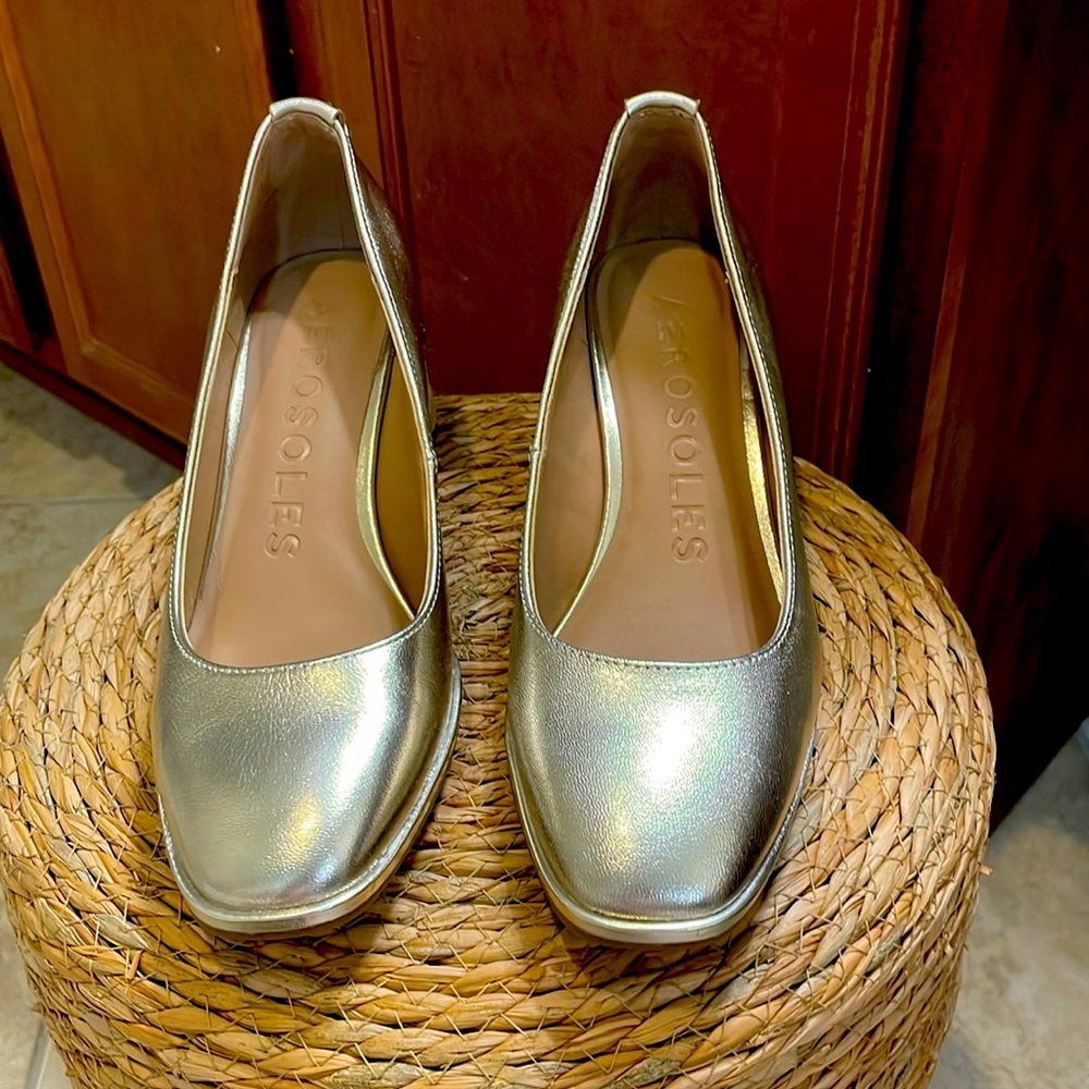 Gold soft leather wedge